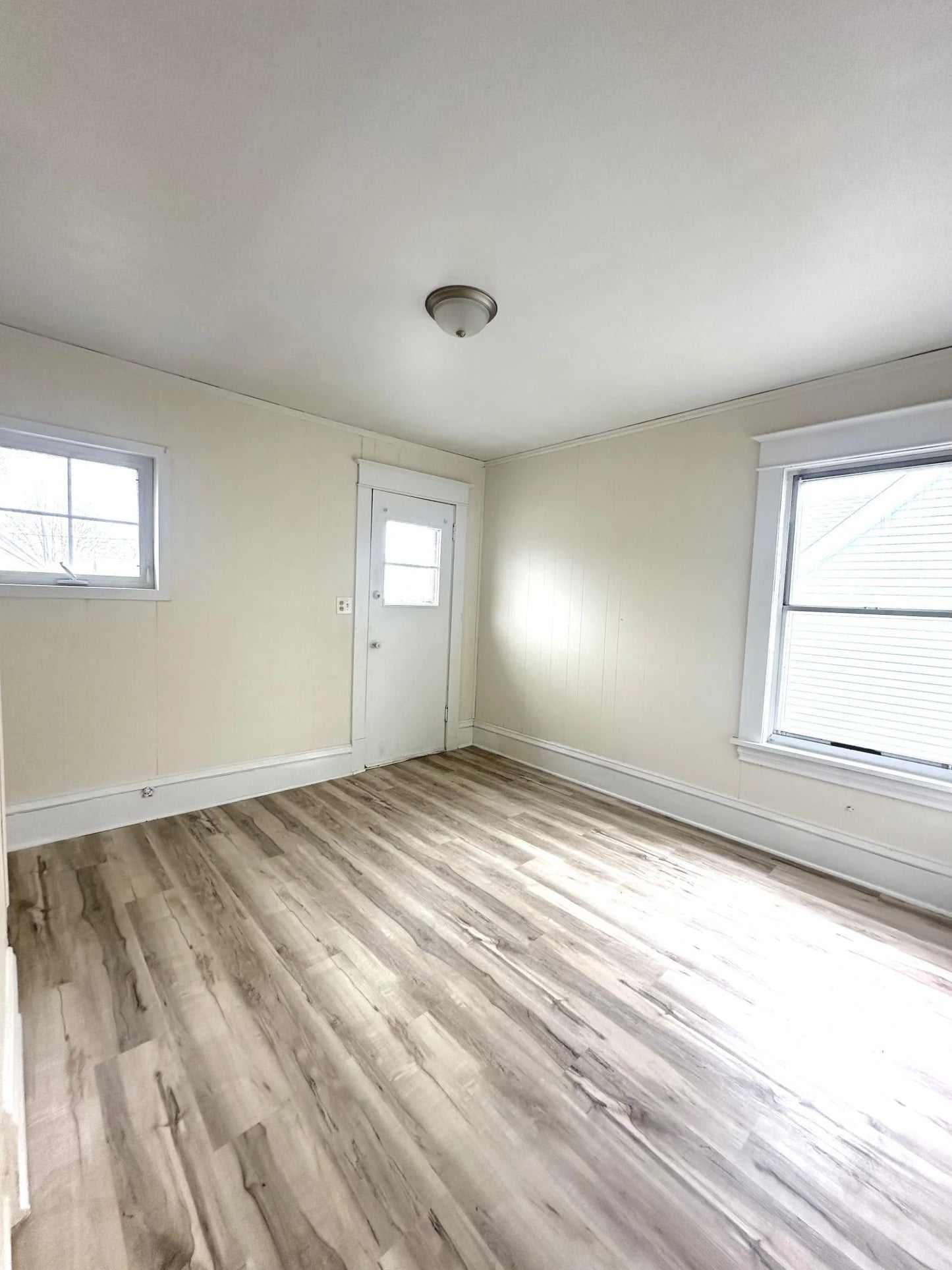 1000 Aurora Avenue, Saint Paul, MN 55104