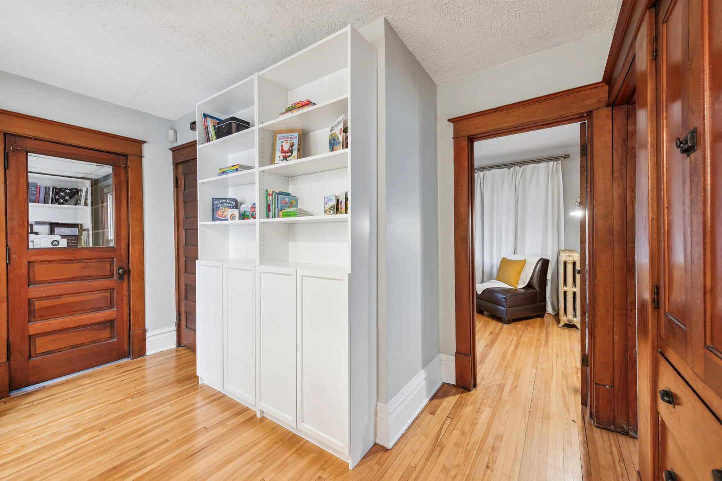1009 Grand Avenue, Saint Paul, MN 55105