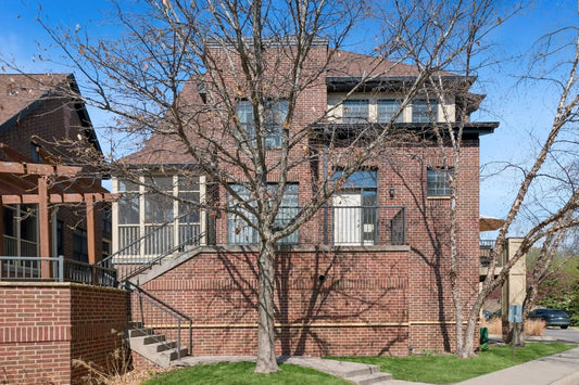 831 River Mews Court, Minneapolis, MN 55414