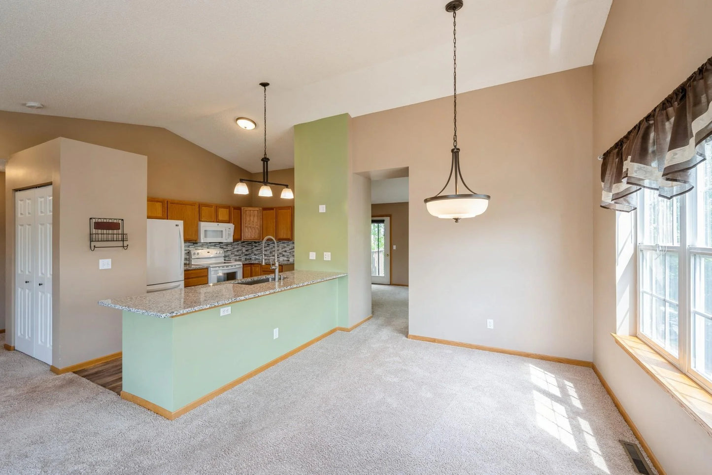 1005 Providence Drive, Shakopee, MN 55379