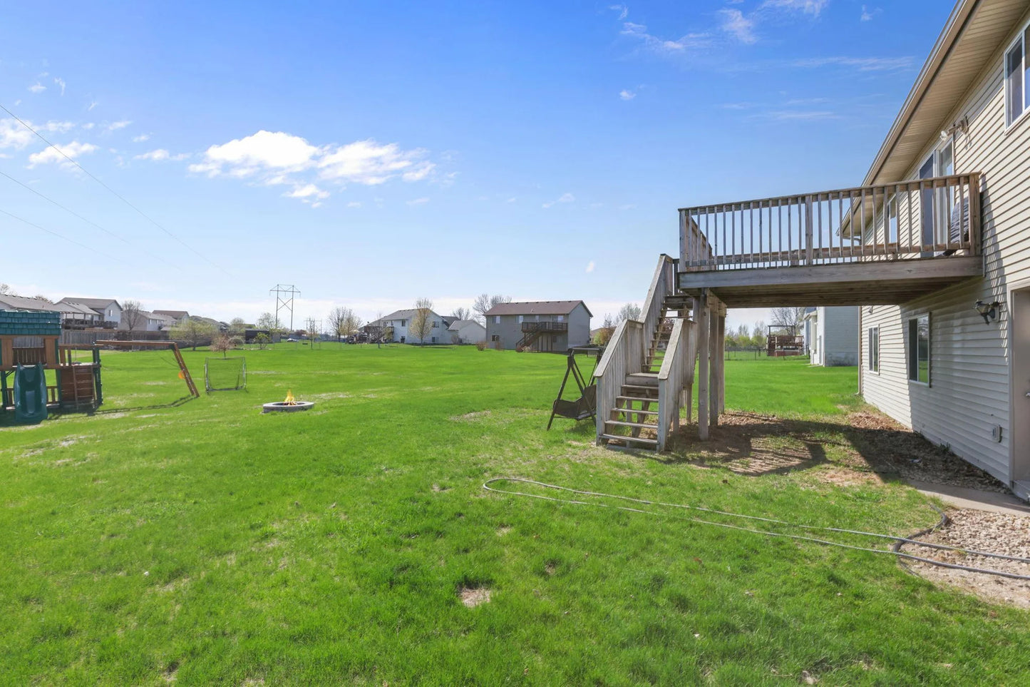 10056 Prescott Drive, Monticello, MN 55362