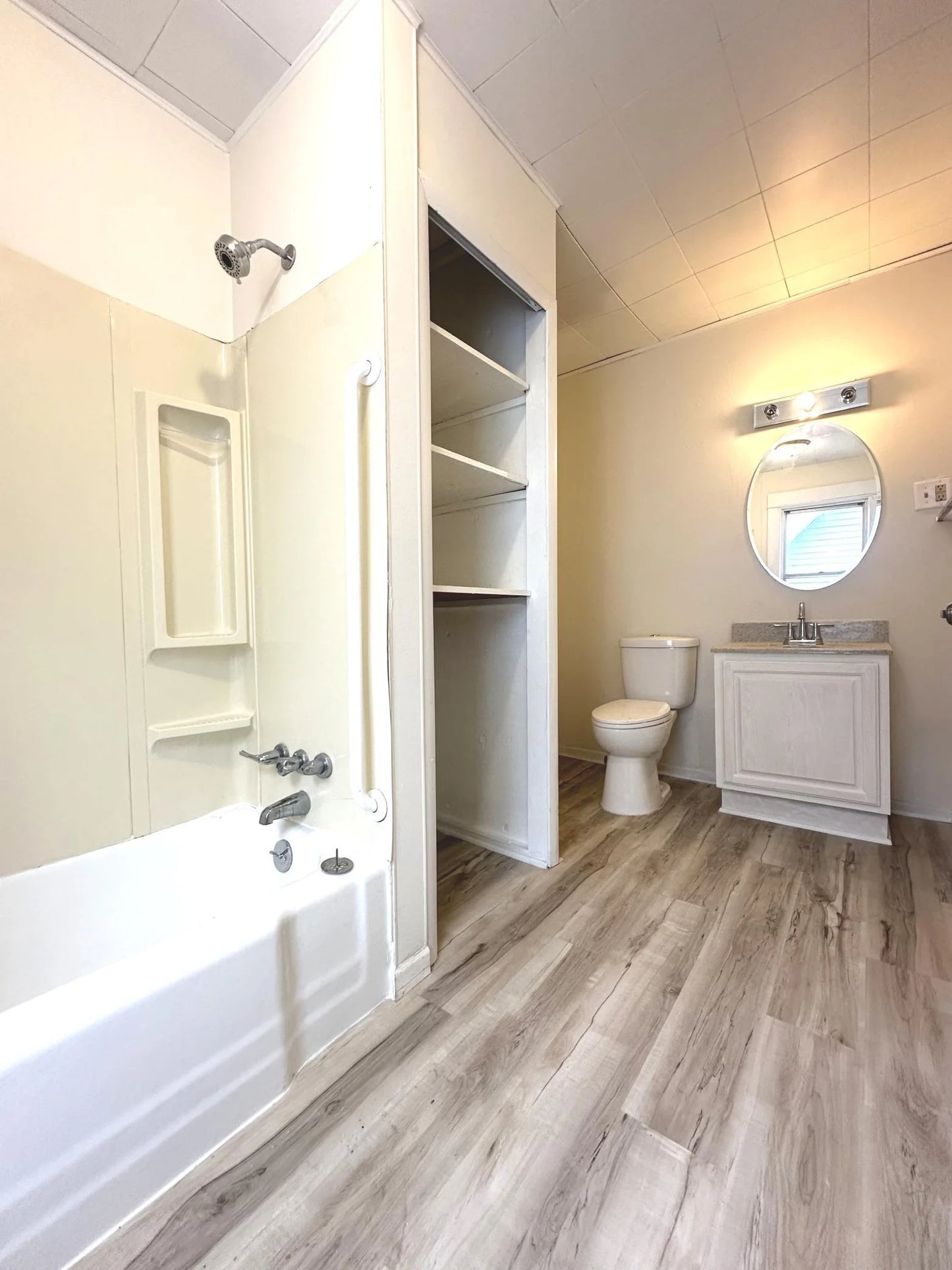 1000 Aurora Avenue, Saint Paul, MN 55104