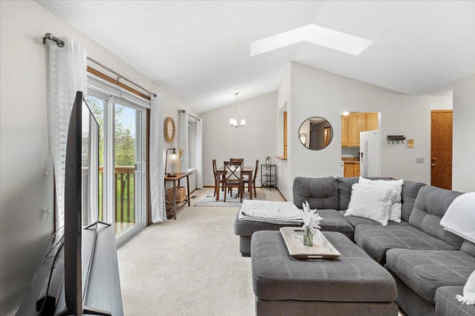 1004 Heritage Court, Vadnais Heights, MN 55127