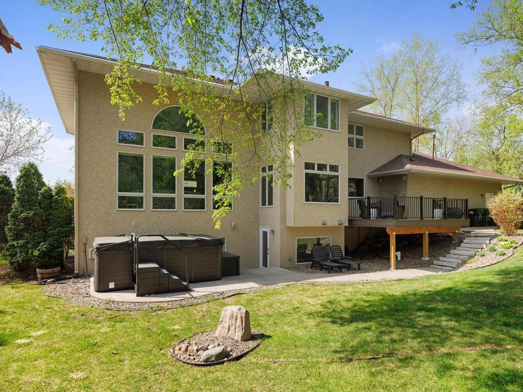 10085 183rd Street, Lakeville, MN 55044