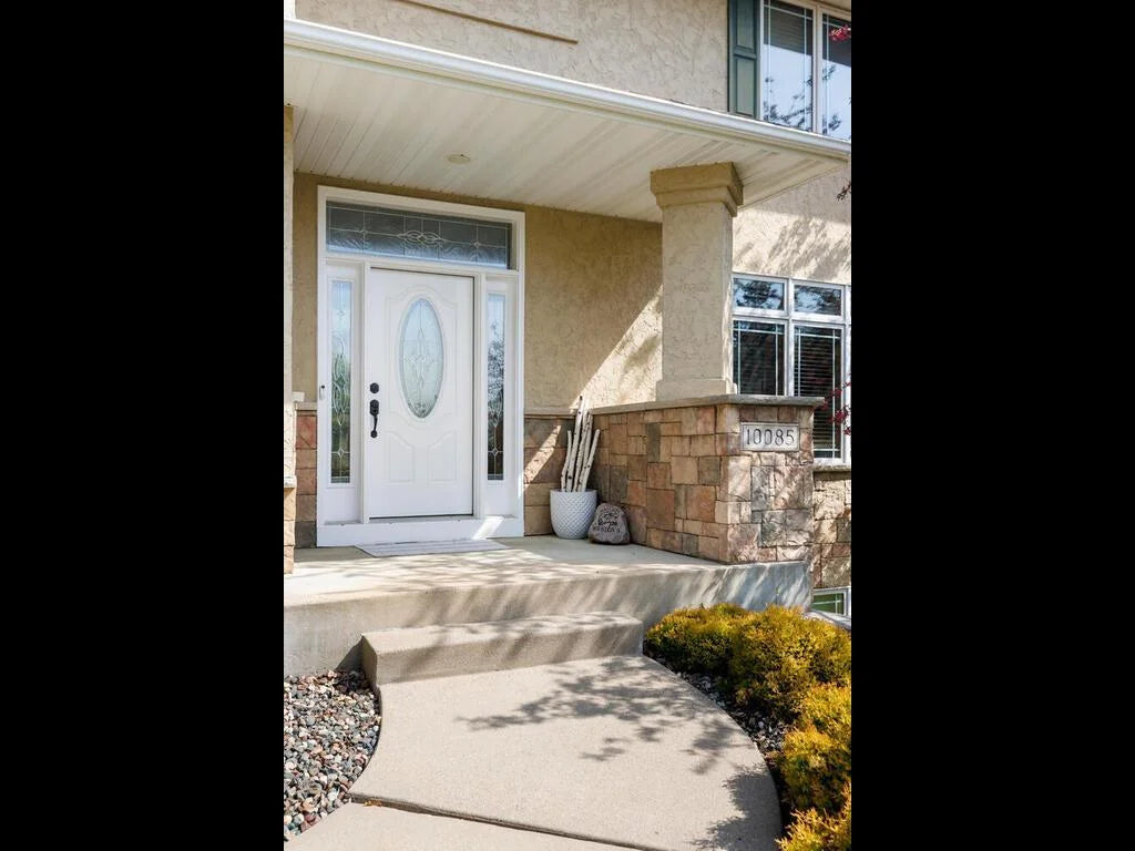 10085 183rd Street, Lakeville, MN 55044