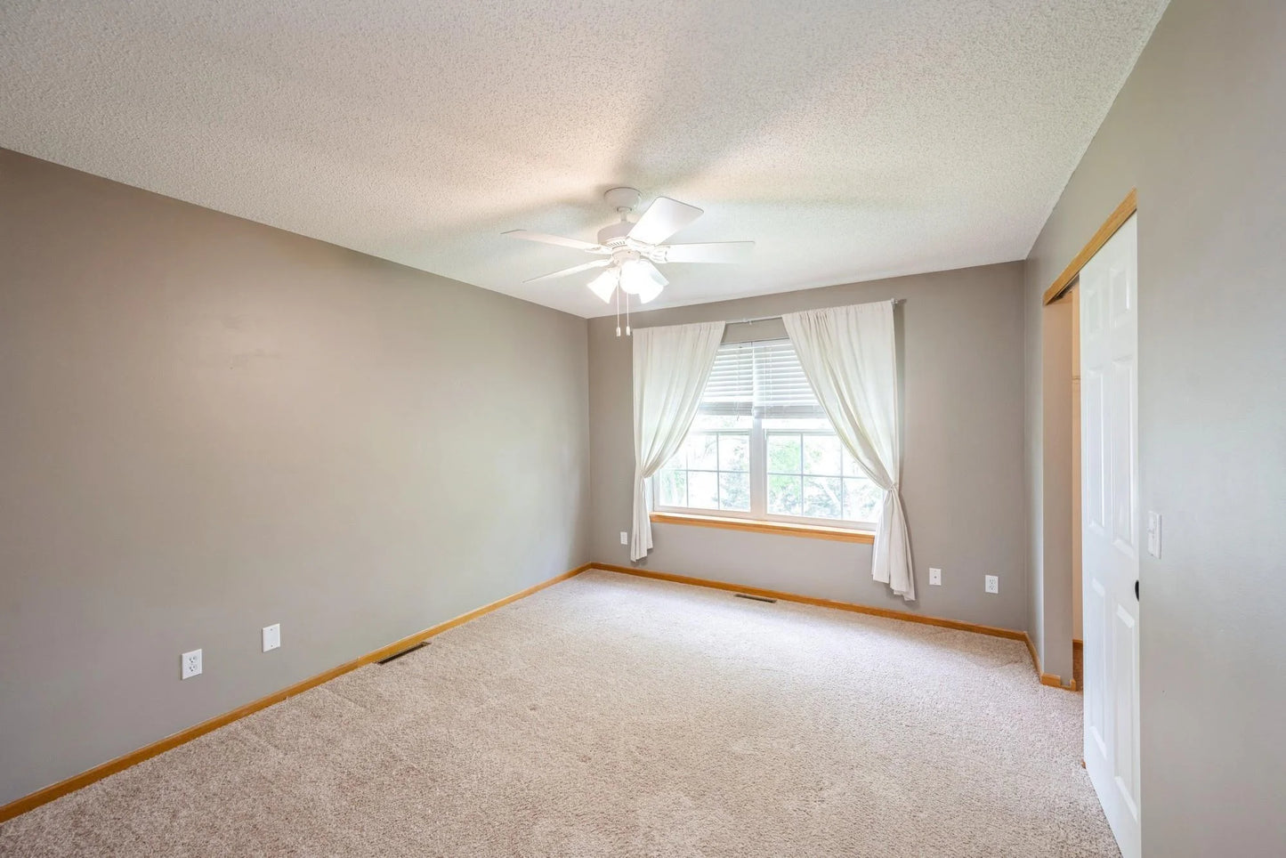 1005 Providence Drive, Shakopee, MN 55379