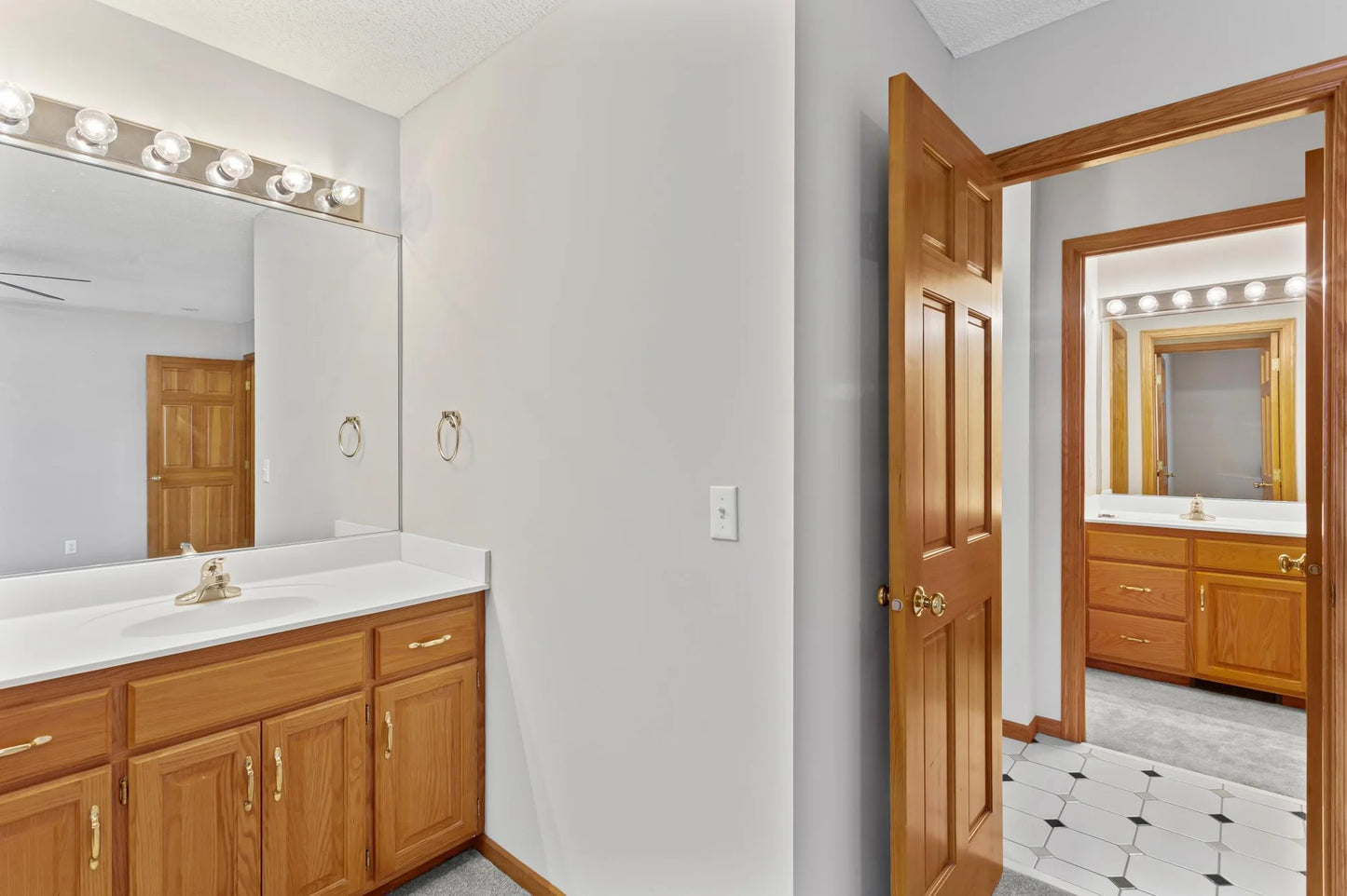 10035 Gristmill Ridge, Eden Prairie, MN 55347