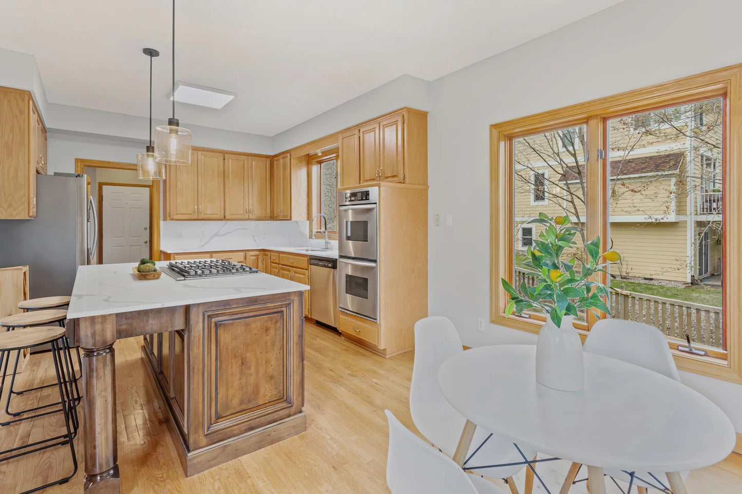 10035 Gristmill Ridge, Eden Prairie, MN 55347